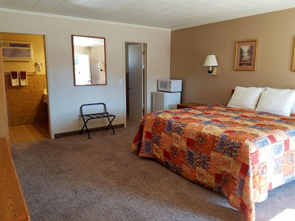 Aquarius Inn Bicknell ภายนอก รูปภาพ