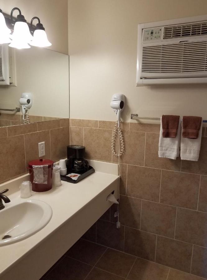 Aquarius Inn Bicknell ภายนอก รูปภาพ
