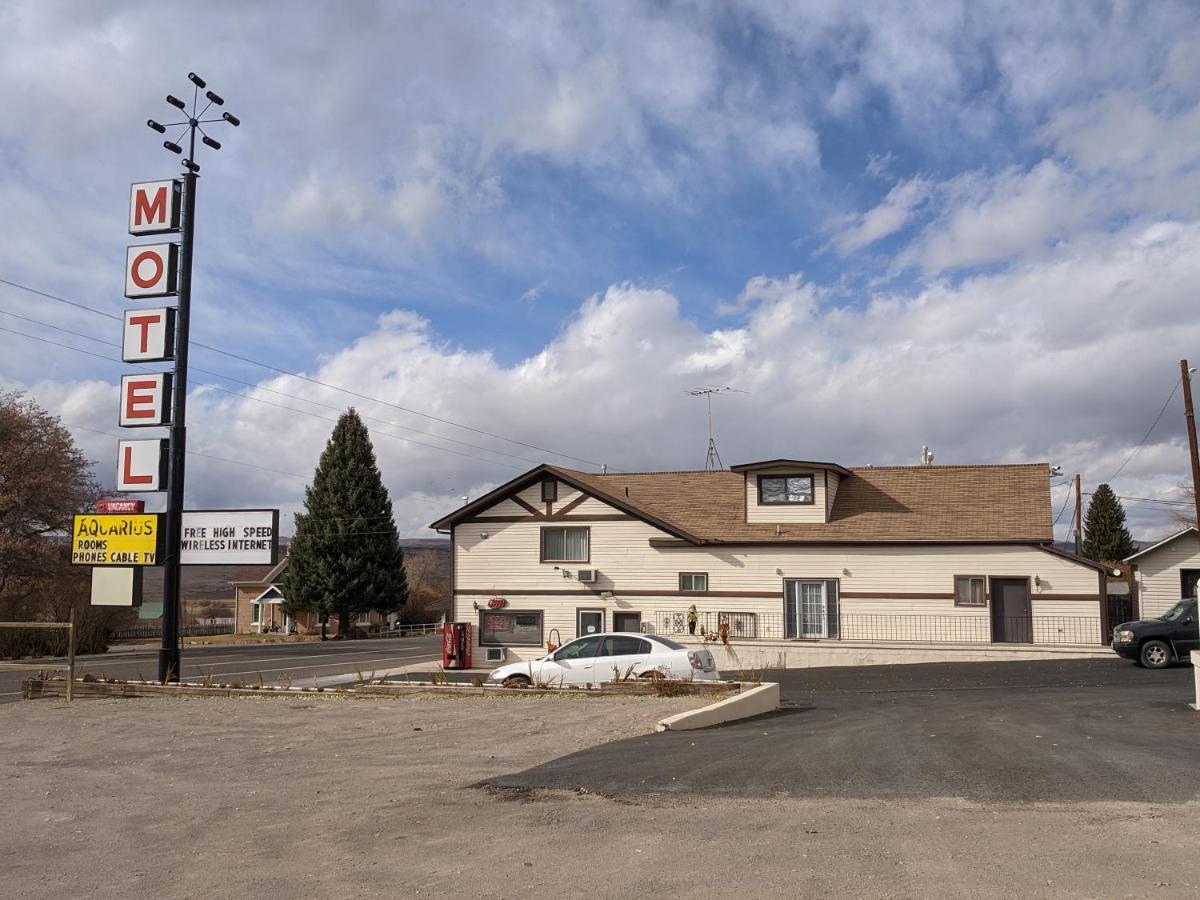 Aquarius Inn Bicknell ภายนอก รูปภาพ