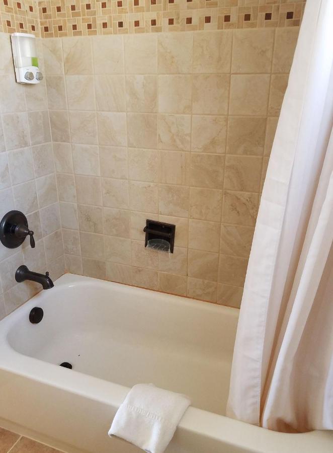 Aquarius Inn Bicknell ภายนอก รูปภาพ