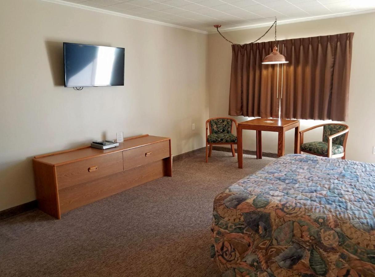 Aquarius Inn Bicknell ภายนอก รูปภาพ