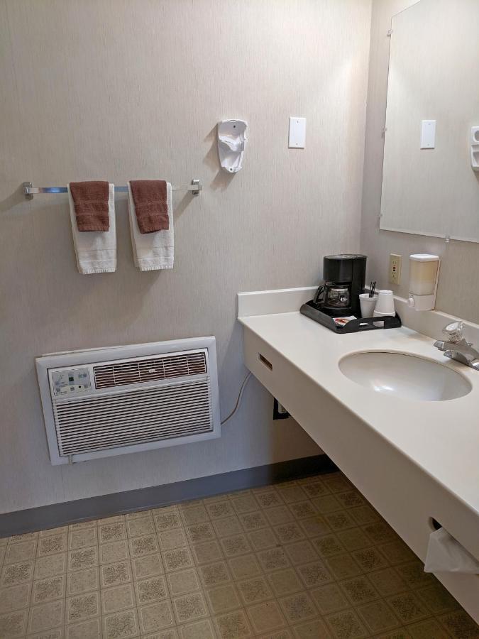 Aquarius Inn Bicknell ภายนอก รูปภาพ