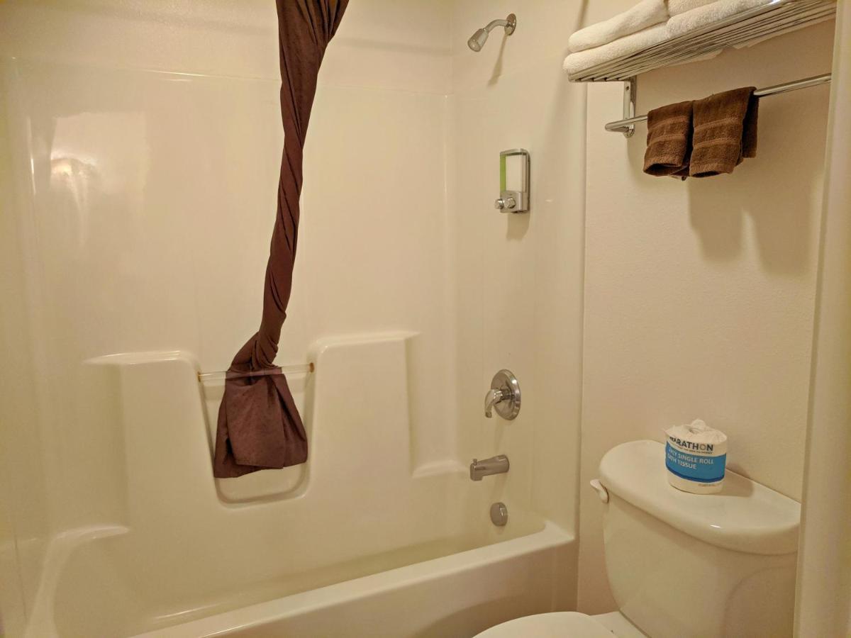 Aquarius Inn Bicknell ภายนอก รูปภาพ
