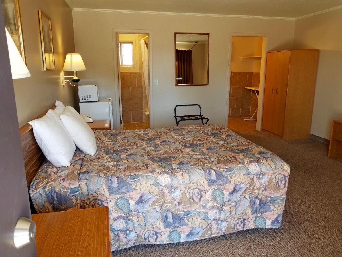 Aquarius Inn Bicknell ภายนอก รูปภาพ