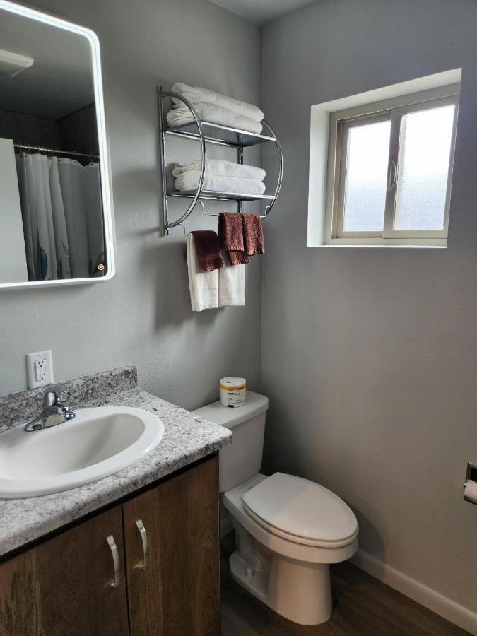 Aquarius Inn Bicknell ภายนอก รูปภาพ