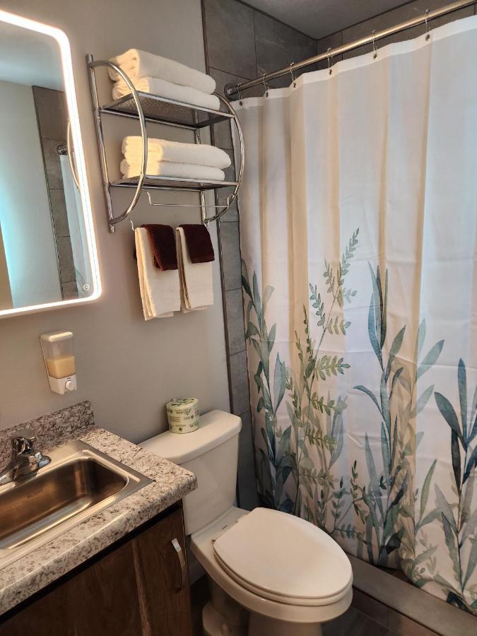 Aquarius Inn Bicknell ภายนอก รูปภาพ