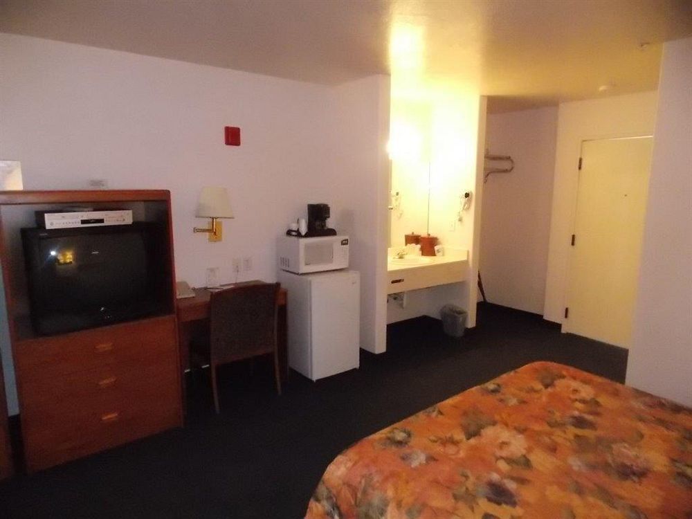 Aquarius Inn Bicknell ภายนอก รูปภาพ