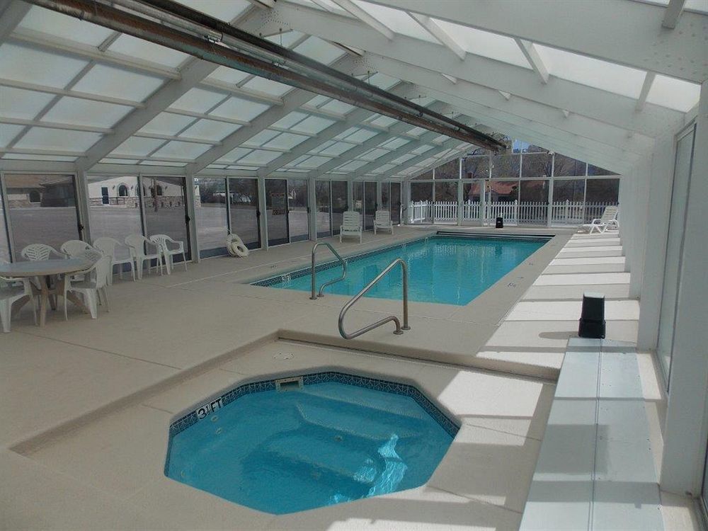 Aquarius Inn Bicknell ภายนอก รูปภาพ